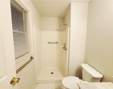 7276 Sauerkraut Lane - Photo Thumbnail 23