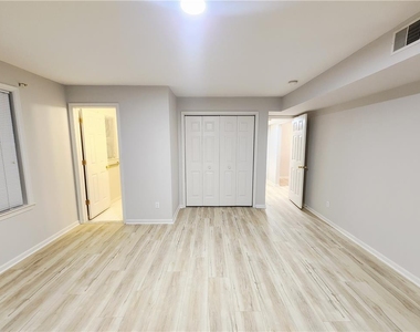 7276 Sauerkraut Lane - Photo Thumbnail 20