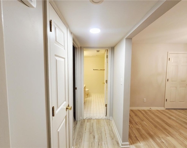 7276 Sauerkraut Lane - Photo Thumbnail 17