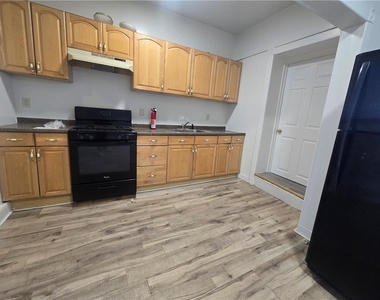 205 Front Street - Photo Thumbnail 3