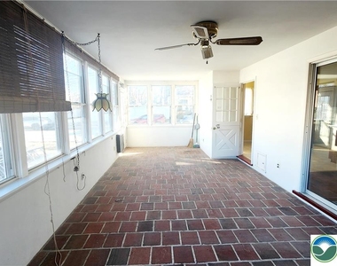 928 Linden Street - Photo Thumbnail 6