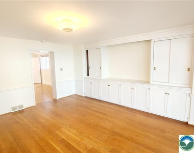 928 Linden Street - Photo Thumbnail 10