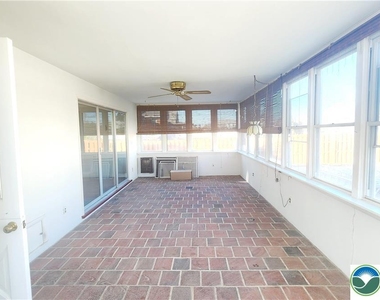 928 Linden Street - Photo Thumbnail 5