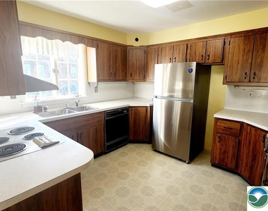 928 Linden Street - Photo Thumbnail 8
