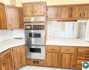 928 Linden Street - Photo Thumbnail 9