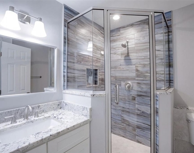 459 Hamptoncrest Circle - Photo Thumbnail 19