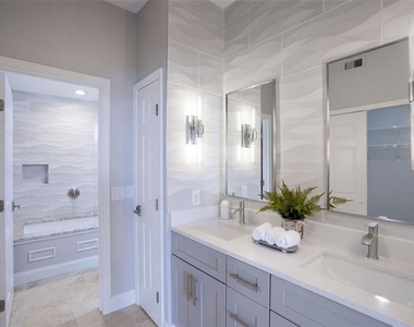 459 Hamptoncrest Circle - Photo Thumbnail 14