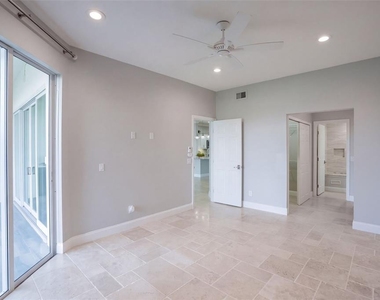 459 Hamptoncrest Circle - Photo Thumbnail 12