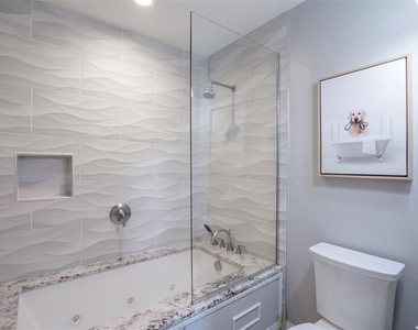 459 Hamptoncrest Circle - Photo Thumbnail 15