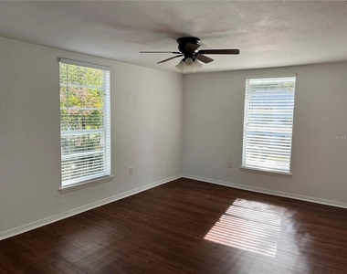 209 W Wisconsin Avenue - Photo Thumbnail 4