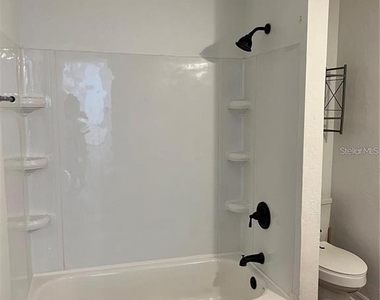 209 W Wisconsin Avenue - Photo Thumbnail 10