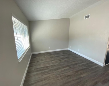 210 Saint Petersburg Drive E - Photo Thumbnail 5