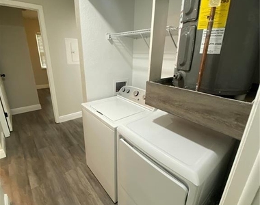 210 Saint Petersburg Drive E - Photo Thumbnail 12