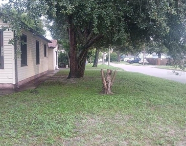 4262 3rd Avenue N - Photo Thumbnail 1