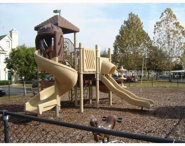 9248 Lake Chase Island Way - Photo Thumbnail 15