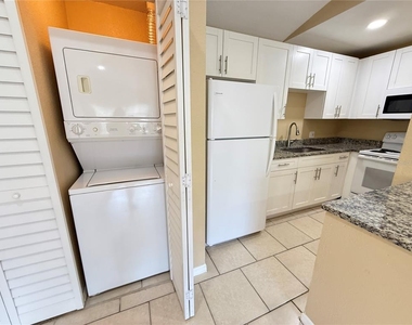 9248 Lake Chase Island Way - Photo Thumbnail 3