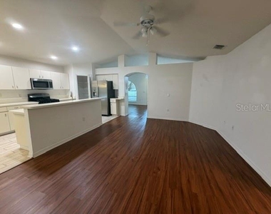 1928 Grenville Court - Photo Thumbnail 19