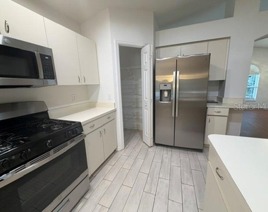1928 Grenville Court - Photo Thumbnail 21
