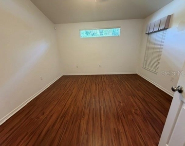 1928 Grenville Court - Photo Thumbnail 22