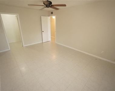 9203 Tudor Drive - Photo Thumbnail 9
