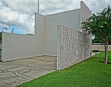9203 Tudor Drive - Photo Thumbnail 18