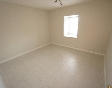 9203 Tudor Drive - Photo Thumbnail 12