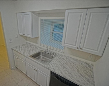 9203 Tudor Drive - Photo Thumbnail 5