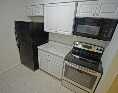 9203 Tudor Drive - Photo Thumbnail 4