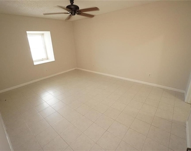 9203 Tudor Drive - Photo Thumbnail 8