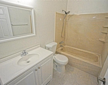 9203 Tudor Drive - Photo Thumbnail 11