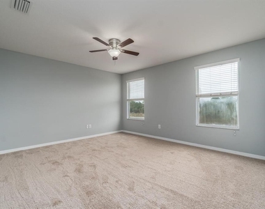 7704 Maroon Peak Drive - Photo Thumbnail 16