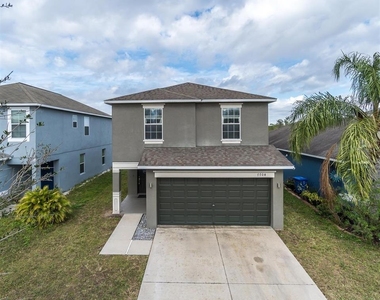 7704 Maroon Peak Drive - Photo Thumbnail 2