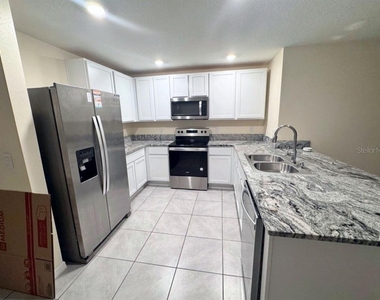 16874 Delia Street - Photo Thumbnail 4