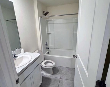 16874 Delia Street - Photo Thumbnail 8