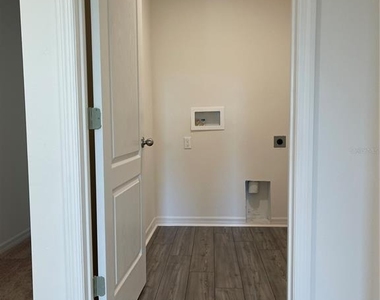 5323 Companion Lane - Photo Thumbnail 10