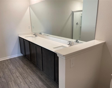 5323 Companion Lane - Photo Thumbnail 17