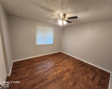 11724 N 14th Street - Photo Thumbnail 8