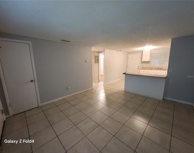 11724 N 14th Street - Photo Thumbnail 4
