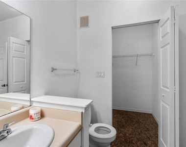 9158 Lake Chase Island Way - Photo Thumbnail 18