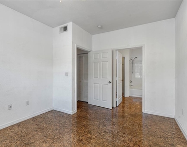 9158 Lake Chase Island Way - Photo Thumbnail 23