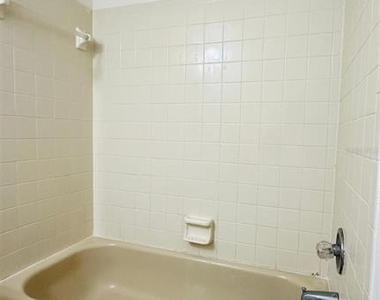 16634 Brigadoon Drive - Photo Thumbnail 18