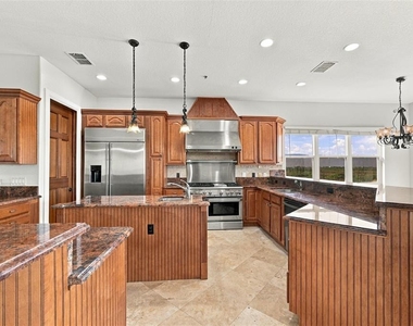 5644 Emerald Pointe Circle - Photo Thumbnail 15