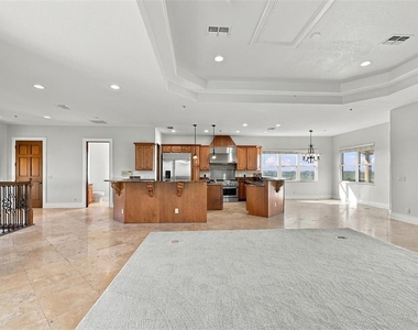 5644 Emerald Pointe Circle - Photo Thumbnail 11