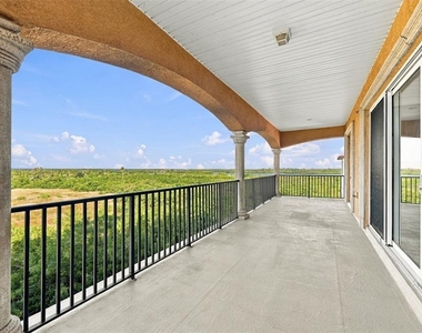 5644 Emerald Pointe Circle - Photo Thumbnail 13