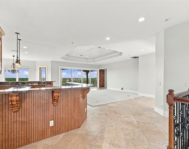 5644 Emerald Pointe Circle - Photo Thumbnail 8