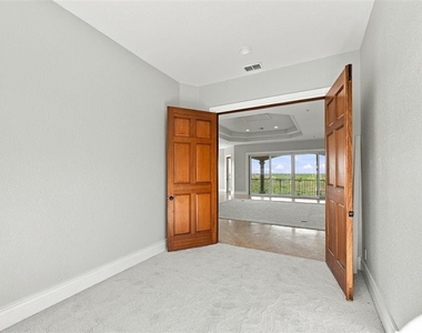 5644 Emerald Pointe Circle - Photo Thumbnail 22