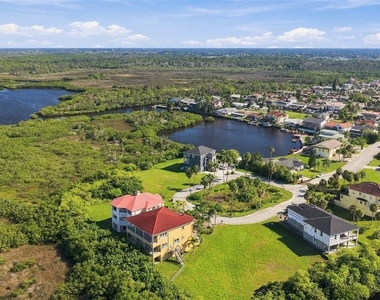 5644 Emerald Pointe Circle - Photo Thumbnail 3
