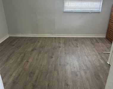 4411 16th Avenue S - Photo Thumbnail 8