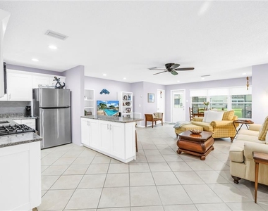 5725 80th St N - Photo Thumbnail 3