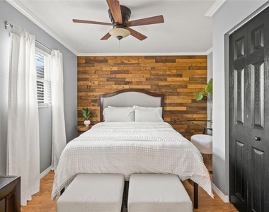 6010 N Dexter Avenue - Photo Thumbnail 14